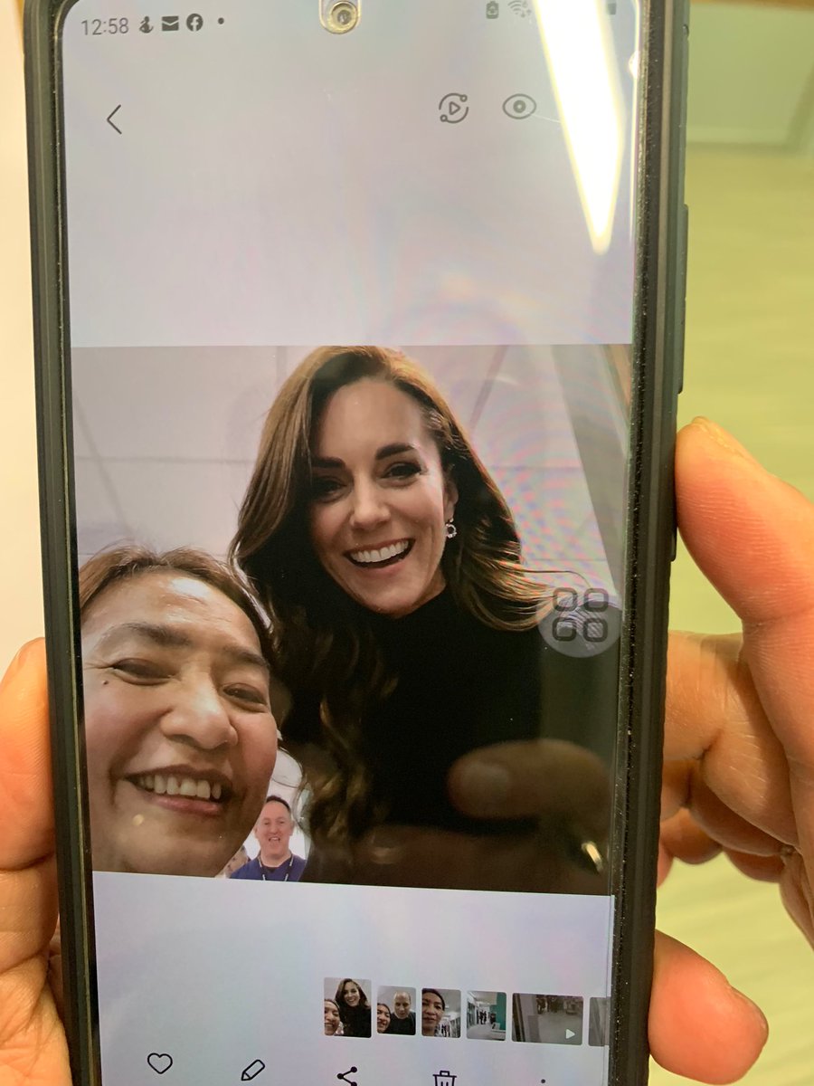 cambridgepower's tweet photo. She takes the best photos ande also looks great in every photo.This woman is so gorgeous 😍😭#PrincessofWales https://t.co/hmIhdsZL30