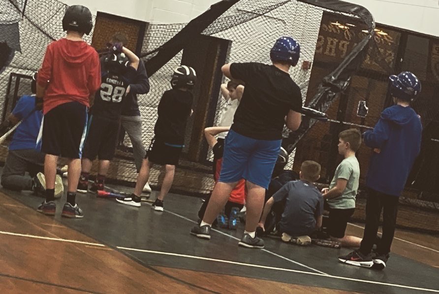 SkillsShore's tweet image. The start of our Winter ⚾️ Clinics was solid last night!

We were active right away with a circuit and into our fielding and hitting stations!

A lot of enthusiasm and great efforts from start to finish from everyone! Just the start! #SSA #WorkHardGetBetter ⚾️🥎👊🏻