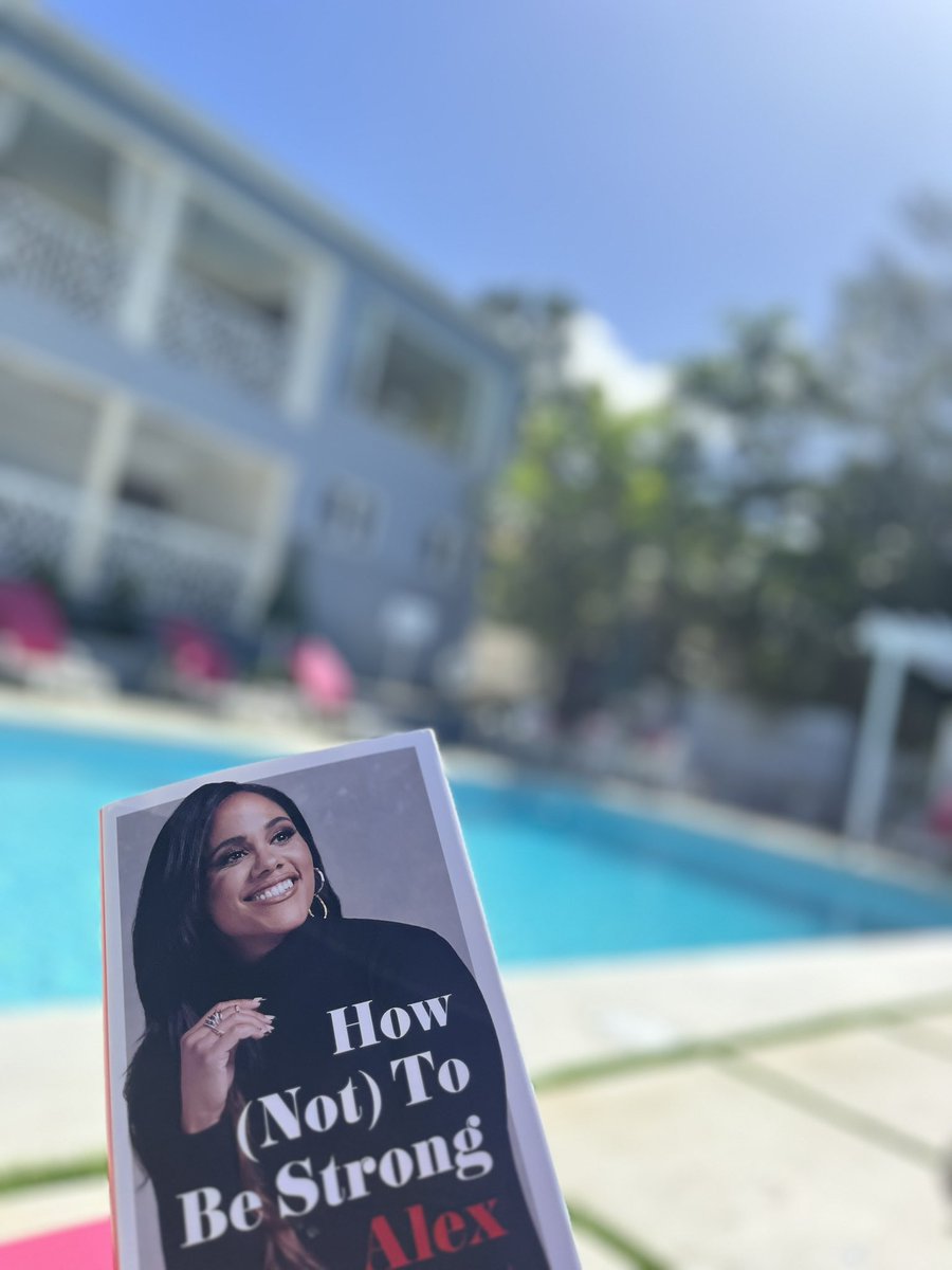 braceycaz's tweet photo. Second book of the holiday first was @bmeado9 and now for @AlexScott absolutely loving life and the gorgeous bajan weather! #barbados #holiday #lionesses #legends #truth #autobiography #theirwords #theirstories https://t.co/eV4DHifIdx