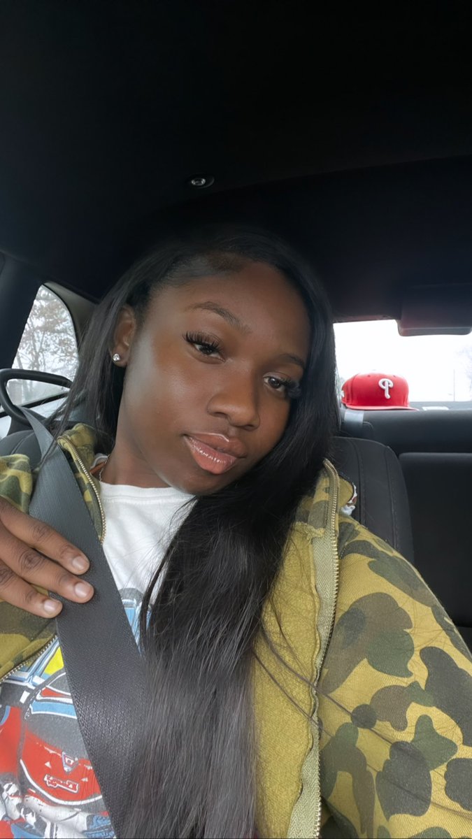 BillionaireeBev's tweet photo. 23 trips round the sun today 🎈 https://t.co/7oo38iiiFw