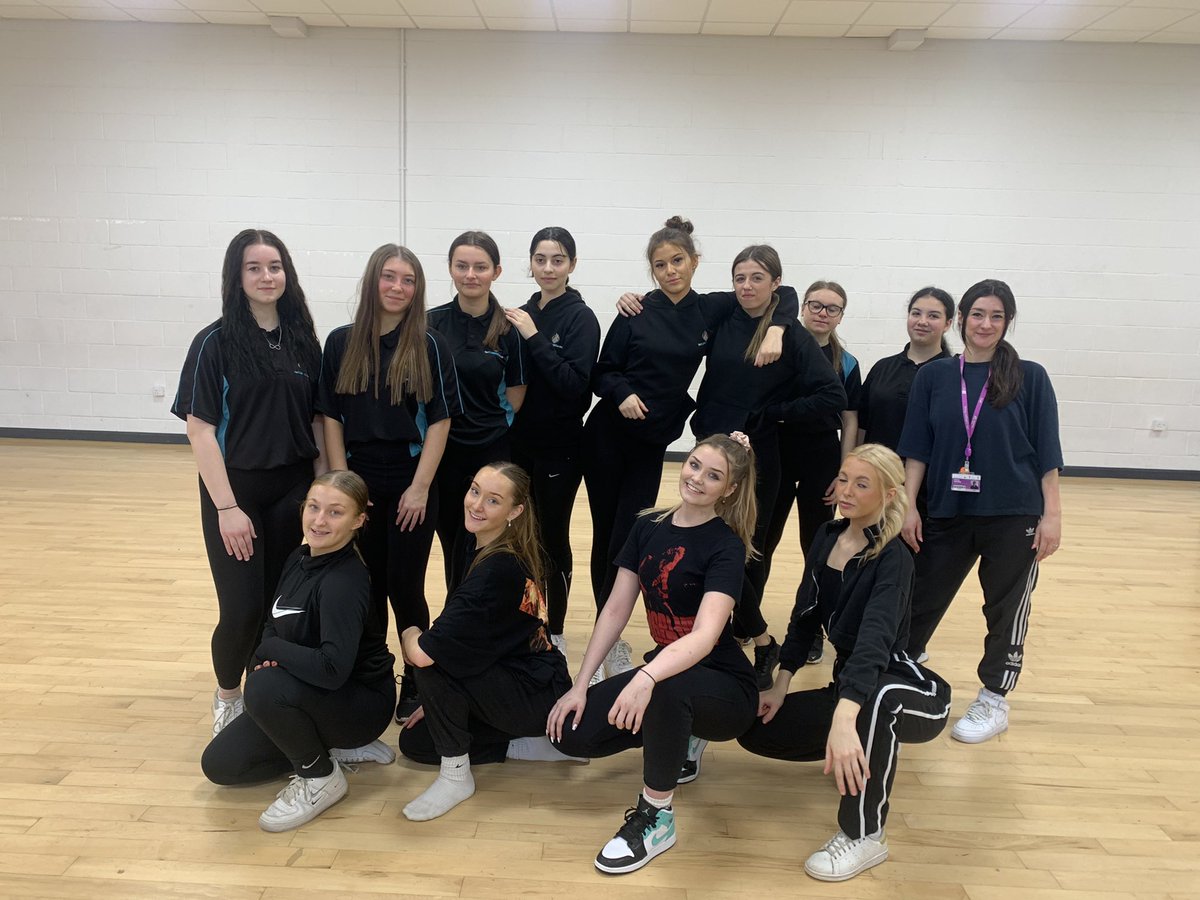 St Lawrence PE Dept tweet media