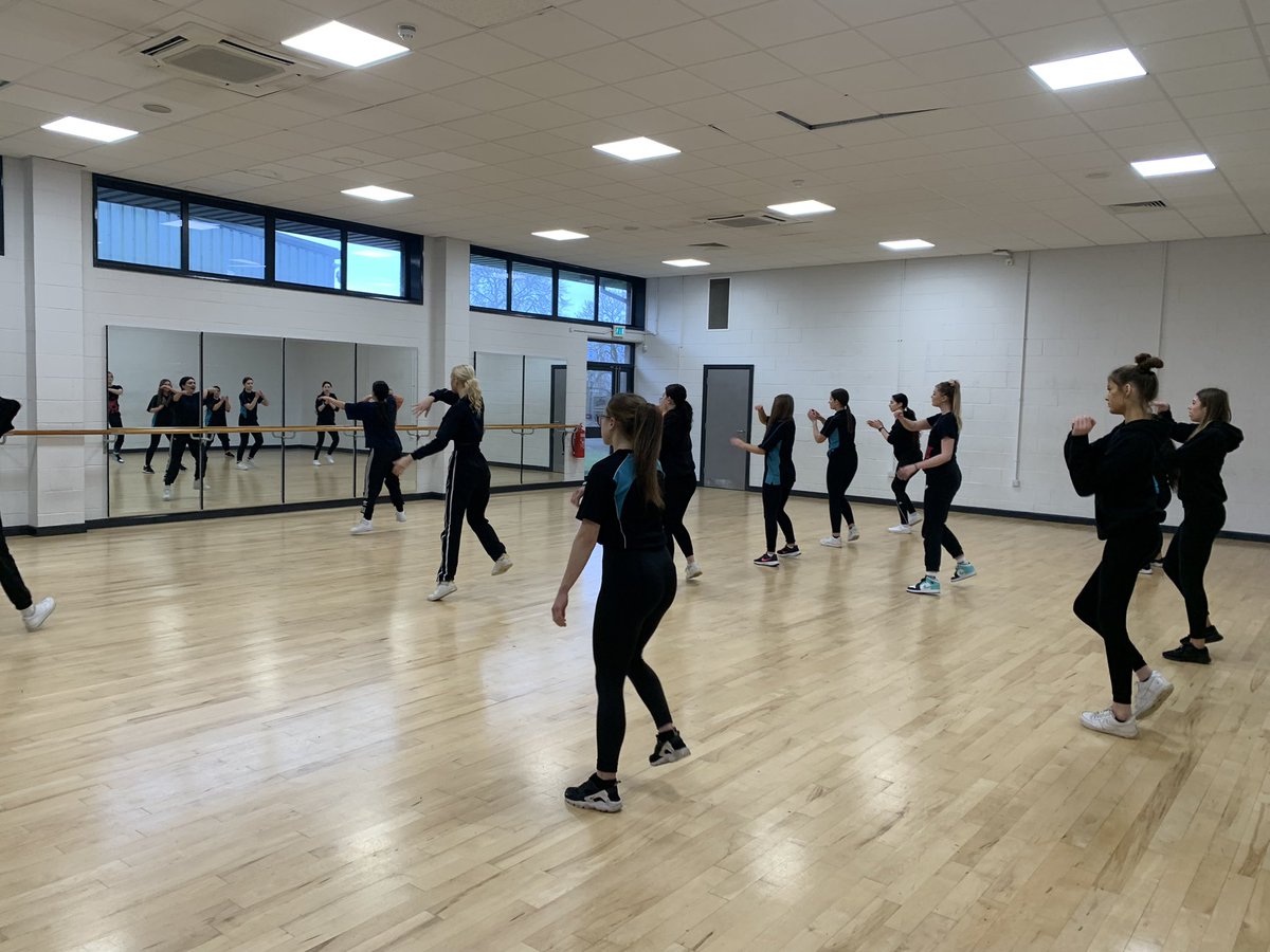 St Lawrence PE Dept tweet media