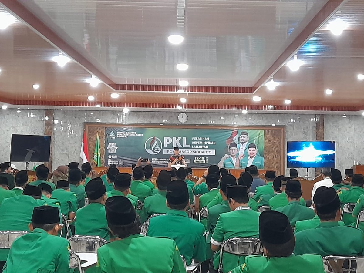 pwansorjatim's tweet photo. Arahan Pimpinan Pusat Gerakan Pemuda Ansor di Pembukaan Pelatihan Kepemimpinan Lanjutan PC GP Ansor Sidoarjo yang disampaikan oleh Kasatkornas Banser Sahabat Hasan Basri Sagala

#SpiritBaruAnsorJatim 
#AnsorJatim1Komando https://t.co/uHx6OA8gie