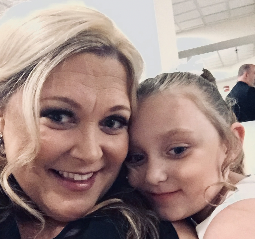 NeighborsTaken's tweet image. TIFFANY YUILLE, 47, of Rotterdam, New York, died of COVID on Jan. 12, 2021. 

"Tiffany was a daughter, sister, friend &amp;amp; most importantly a mother to her beautiful daughter. She adopted every stray animal she found &amp;amp; made us all laugh with her funny one-liners."