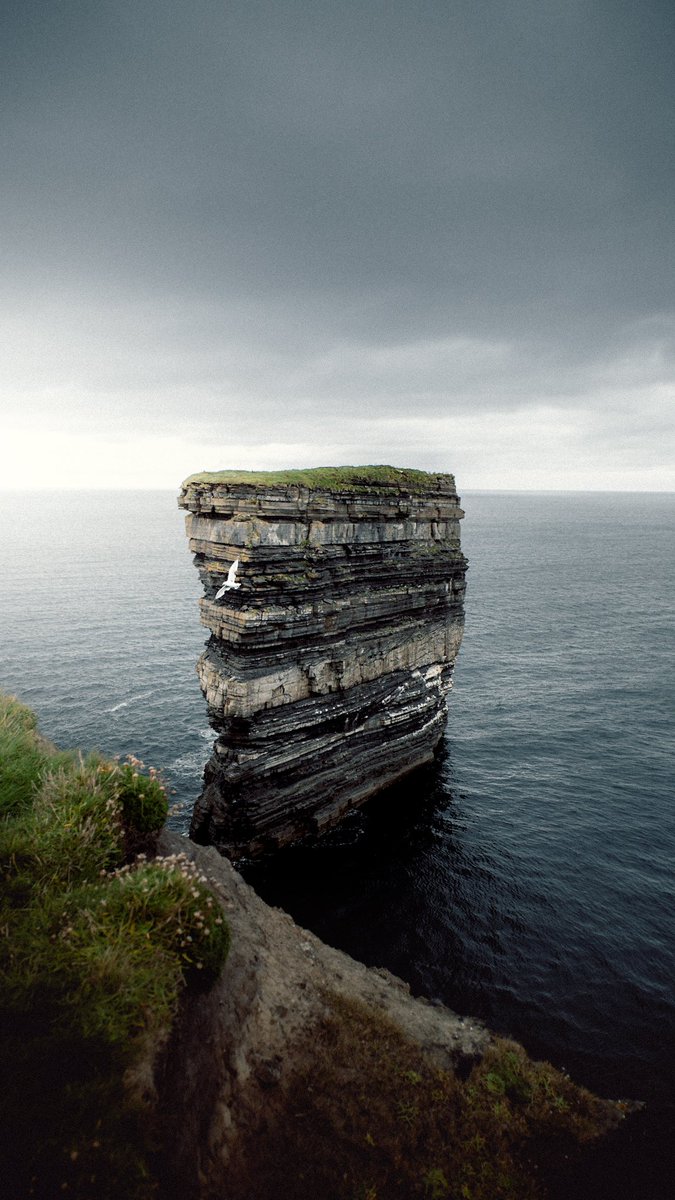 theWildCut's tweet photo. Downpatrick Head. #landscapephotography #travelphotography #moody #dronephotography https://t.co/Kj1DKbG1fy