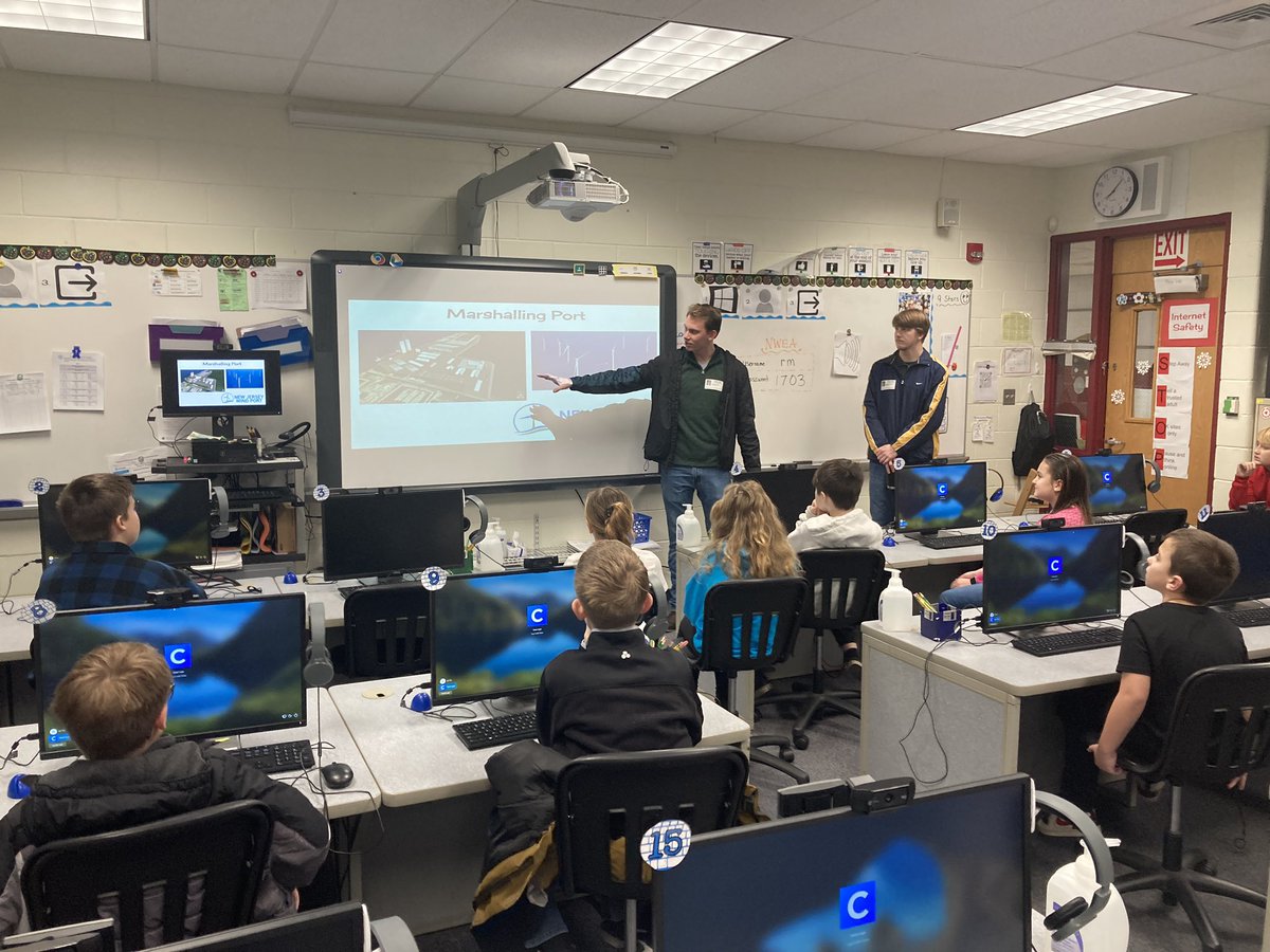 LHESTech's tweet photo. So proud of our former LHS engineering students returning to our school to speak to our Technology Club this morning. The students certainly learned more about their Orbots and how they were engineered. Thank you for taking time out of your busy schedules to speak with us💕 https://t.co/bF8bhngrm9
