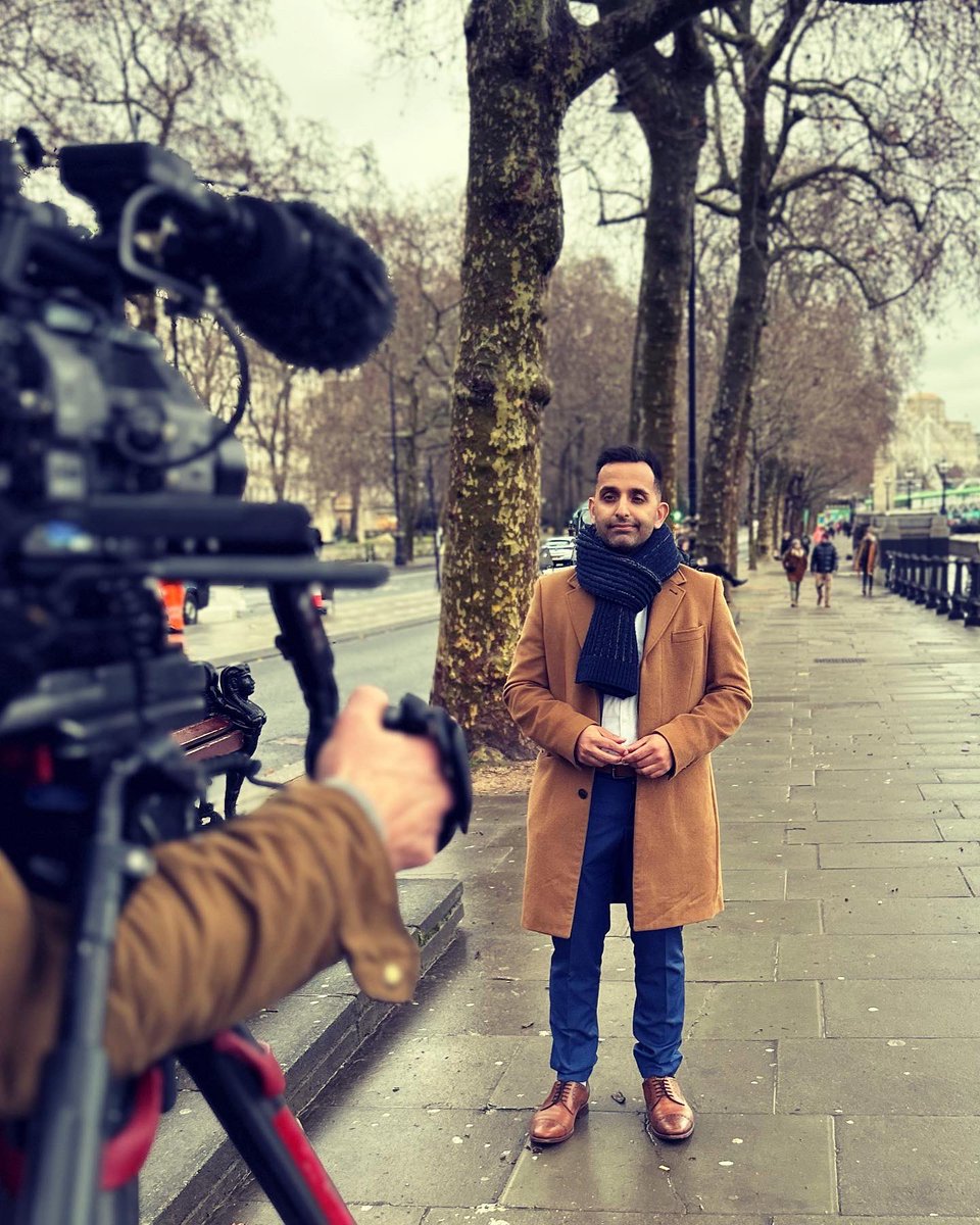 SallyOgdenTV's tweet photo. Over the past few months I’ve been making a film about the national NHS/GP crisis with Bradford’s very own @DrAmirKhanGP Special thanks to the AMAZING team @ITVTonight  @MollyJBeresford @alicetaylortv @LauraCaveney @alexhorsfall74 TONIGHT 8.30pm on ITV 1:When Can I See my GP? https://t.co/kxpJO4OPJT