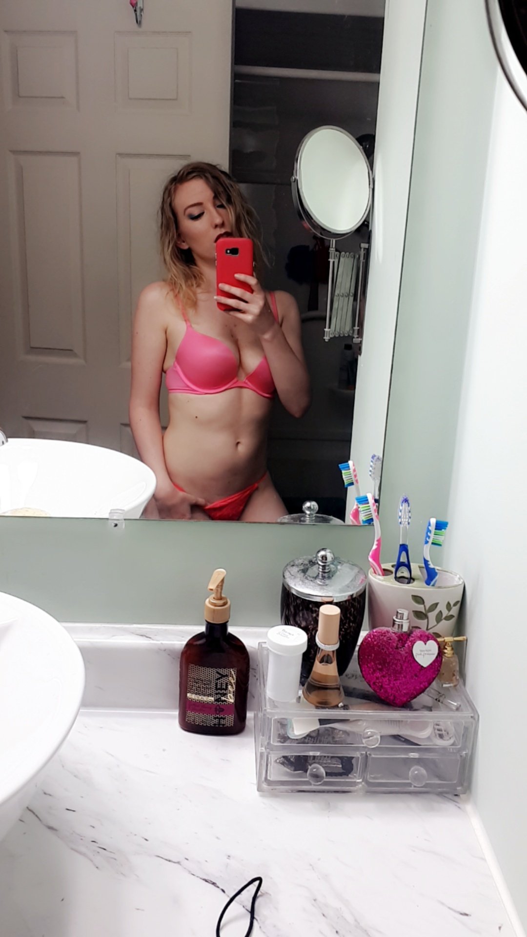 @Daddy_sugarpig Spoil me ;) $kayleaura https://t.co/Z0vEOFyAuc