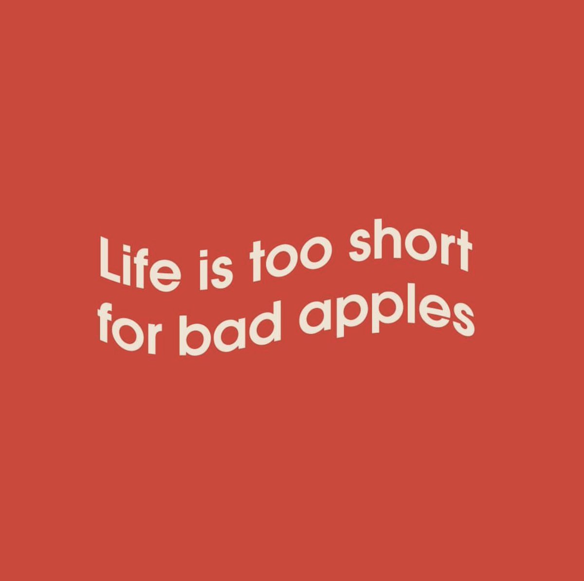 RockitAppleUSA's tweet photo. Life is too short for bad apples. ๐ ๐ โก #RockitApple #RockitEveryDay #TinyApple #LifeIsTooShort #KidApprovedSnack https://t.co/aqZJqyNijE