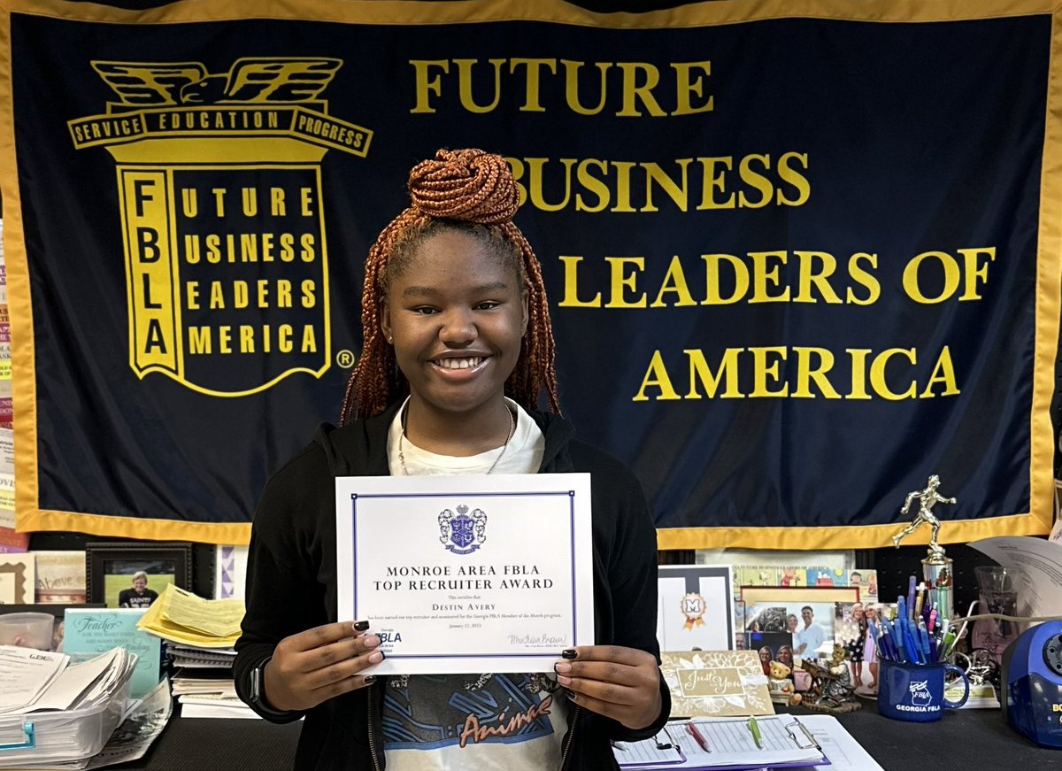 FblaArea's tweet photo. Congrats to FBLA VP Destin Avery on receiving our “Top Recruiter Award”. She attended FLC &amp; competed in Graphic Design. She was nominated for the GA FBLA member of the month in October.  🏆🖥️💰📸 #gafbla #leader #gafblacoy #toprecruiter #monroeproud #raisethebar https://t.co/HSw50brsOg