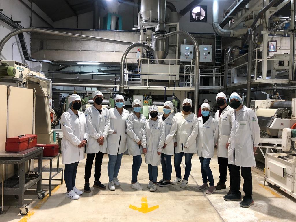 FciiUte's tweet photo. #FCIIUTE| ¡El día de ayer nuestros alumnos de la carrera de Ingeniería en Alimentos visitaron las instalaciones de la empresa Sucesores de Jacobo Paredes M. S.A. (Toscana) en donde pudieron ver diferentes procesos de fabricación de pastas alimenticias.🧪
#AlimentosUTE https://t.co/ZUr6Ywam47