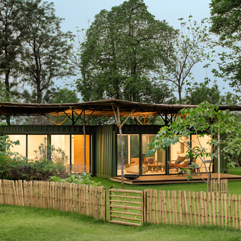 societyindesign's tweet photo. This abode, constructed by Rakhee Shobit Design Associates, is made out of shipping containers and comprises of two units, both named after the owners beloved dogs. What a story! But wait, there is more to blow your mind. Read it here: https://t.co/unFxkuLabJ https://t.co/zAgCkVCzcn