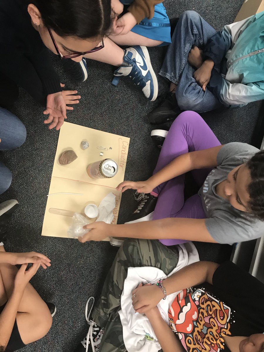 PaigeCharlis's tweet photo. We are learning about conductors and insulators #ErmelElementary https://t.co/rJNNb2B1hM