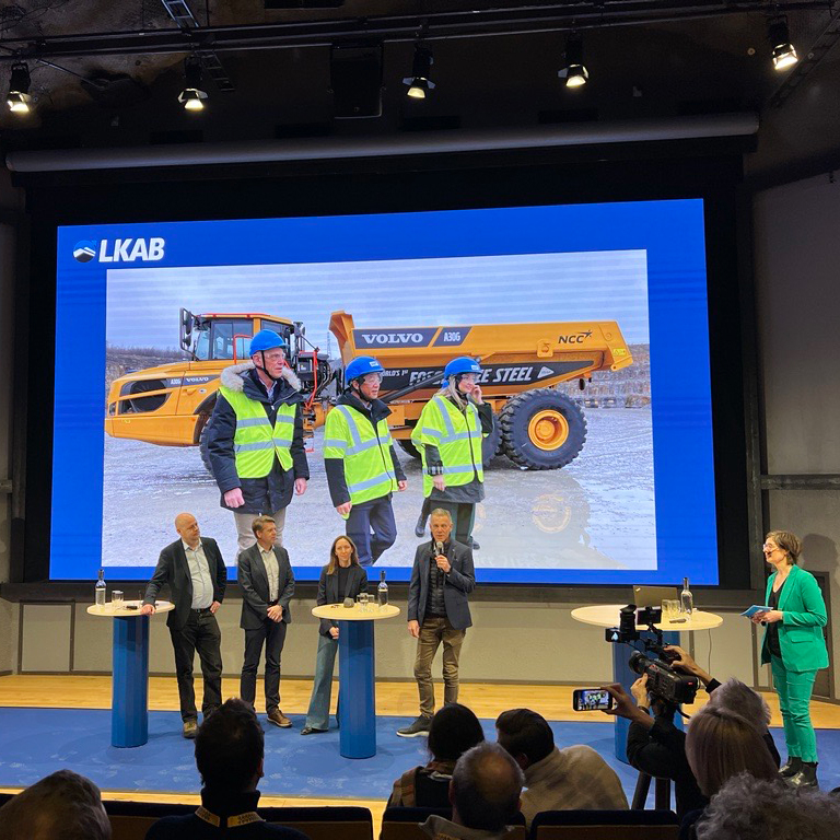 At today's pre EU top meeting in #Kiruna, <a href="/BuschEbba/">Ebba Busch</a>, Swedish Minister for Energy, Business and Industry opened proceedings, while Volvo Group’s Niklas Wahlberg introduced our way of working with the value chain to a gathering of 130 international journalists. <a href="/SSAB_AB/">SSAB</a> <a href="/LKABgroup/">LKAB</a>