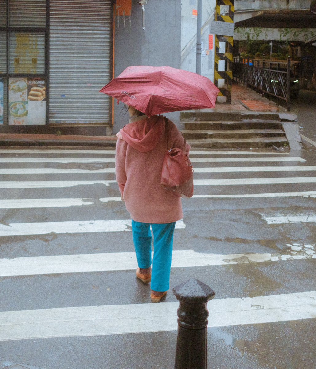 Flam_thunder's tweet photo. Rainy day

#street #streetphotography #photographer #photography #streetart #streetdreamsmag #lightandshadow #lensculture #featureshoot #fujifilm #fujifilmx #fujifilmxt3 #fujifilmphotography #fujinonglobal https://t.co/VZwzUAD5Kb
