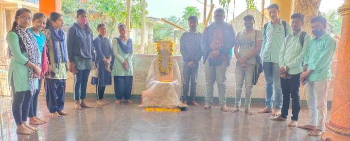 AbvpBhadrak's tweet photo. ଏବିଭିପି, ଭଦ୍ରକ ଜିଲ୍ଲା ବାସୁଦେବପୁର ନଗର ପକ୍ଷରୁ ସ୍ବାମୀ ବିବେକାନନ୍ଦଙ୍କ ଜୟନ୍ତୀ ତଥା ରାଷ୍ଟ୍ରୟ ଯୁବ ଦିବସ ପାଳନ ହେବା ସହ ଜିଲ୍ଲା ସହ-ସଂଯୋଜକ ଜ୍ୟୋତି ପ୍ରକାଶ ସାହୁଙ୍କ ଉପସ୍ଥିତିରେ ଆଗମୀ ଜିଲ୍ଲା ସମ୍ମିଳନୀ ପାଇଁ ନଗର ବୈଠକ ମଧ୍ଯ ଅନୁଷ୍ଠିତ ହୋଇଯାଇଛି।
#NationalYouthDay
#BasudevpurABVP
#BhadrakABVP #ABVPOdisha https://t.co/evEZD0ctVg
