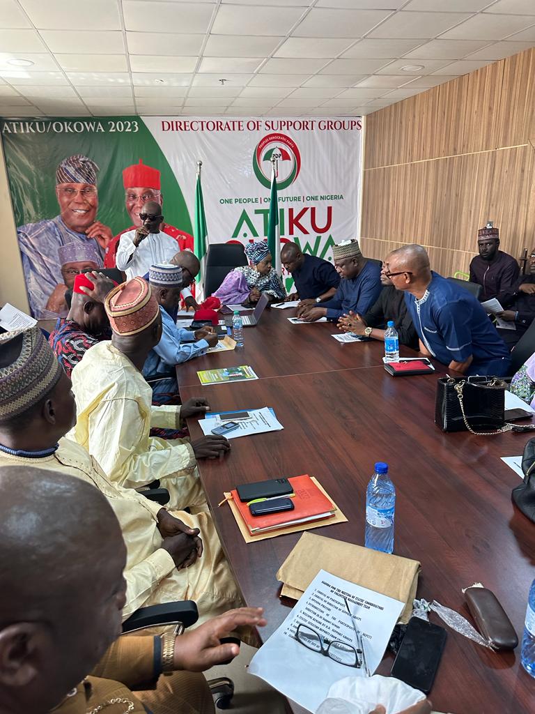Dr_Ahmed___A's tweet photo. Ongoing meeting with 36 states and FCT directors of Volunteer groups.
More Details shortly..
#workingTowinTogether https://t.co/7pZNHBtNww