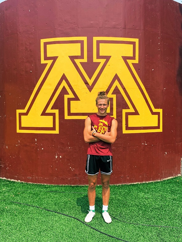 NWahlScouting's tweet photo. Two 2023s I Would Offer Right Now. Both hailing from @EdinaFootball:
-@McelroyFinn | QB | 
https://t.co/hdf47YJB47
-@DurkinParker | WR | Tape:
https://t.co/LwGCR0KYof https://t.co/oIIVK2Ro1o