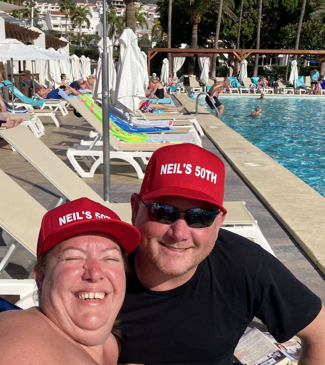7LOUISE77's tweet photo. @Duzza180 If you’re round the pool please come and say hi to Neil. Would make his day #smoggy https://t.co/kezEMOJVY5