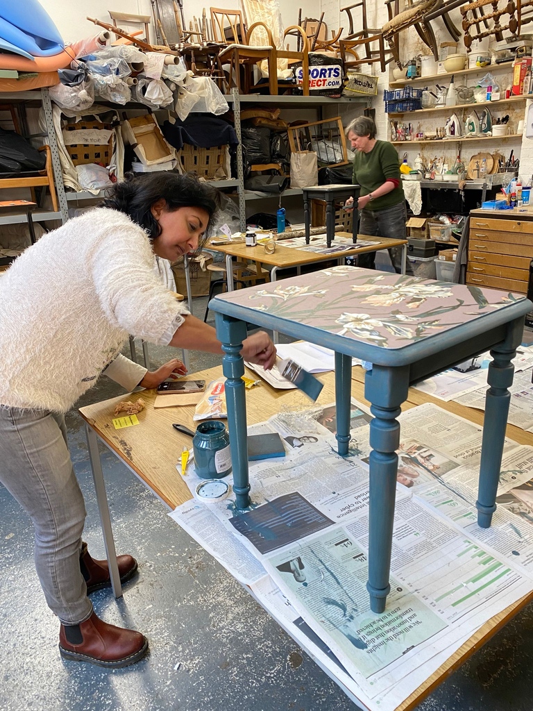 schoolofstuff's tweet image. Spend the day using your creative flair and precision to decorate a small table on our Furniture Upcycling course. Take home a sensational piece of furniture and a new skill 🔨⁠
⁠
4 Feb 

theschoolofstuff.co.uk/courses/furnit…