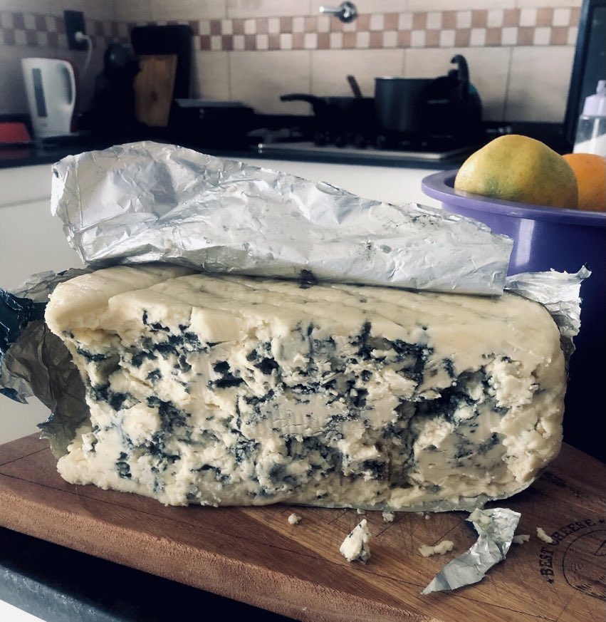 2019Matias's tweet photo. tuit de apreciación al 
✨queso roquefort✨ https://t.co/1NDPpNK7px