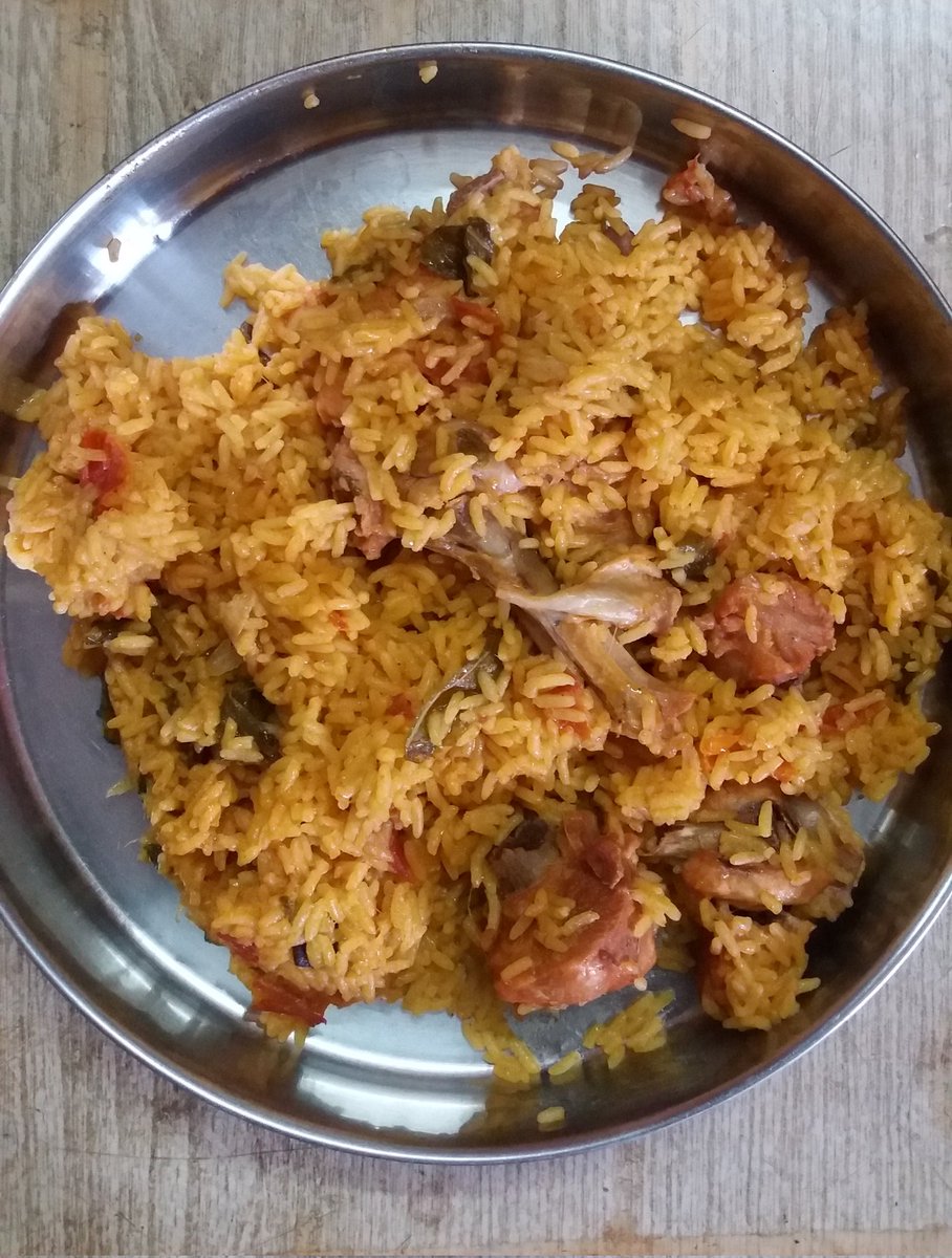 Biriyani Night! 
Home Made Chicken Biryani 🍗🍲 

#chickenbiryani #chicken #biryani #homemadewithlove #homemadefood #homemadewithlove❤️ #dinner #dinnertonight