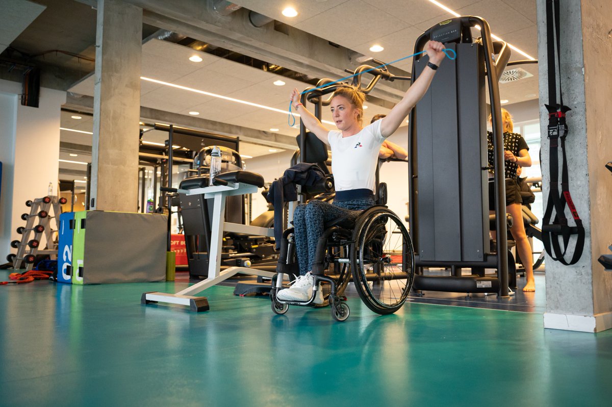 Heureux et fier d'inaugurer le pôle France tennis-fauteuil au CNE de la FFT ☑️ 

Nous avons l'ambition d’accompagner l’élite de la discipline, en vue des prochaines grandes échéances internationales. Avec vous 💪🇫🇷