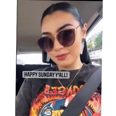 jescelyy's tweet photo. #NewProfilePic https://t.co/yp2qMsXw8L