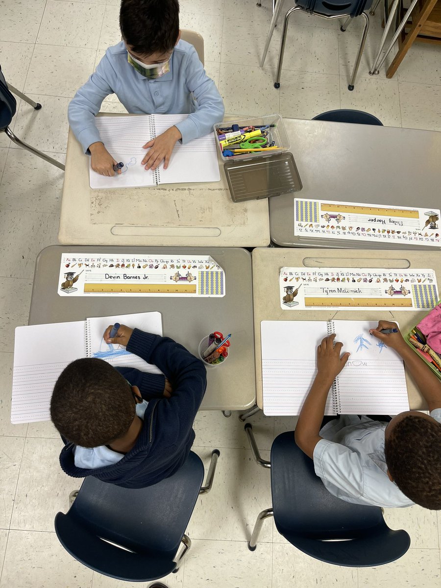 Gardenville211's tweet photo. Journaling - What better way to start the day @Gardenville211 Kindergartners and 1st graders @BaltCitySchools https://t.co/uArD2G5095