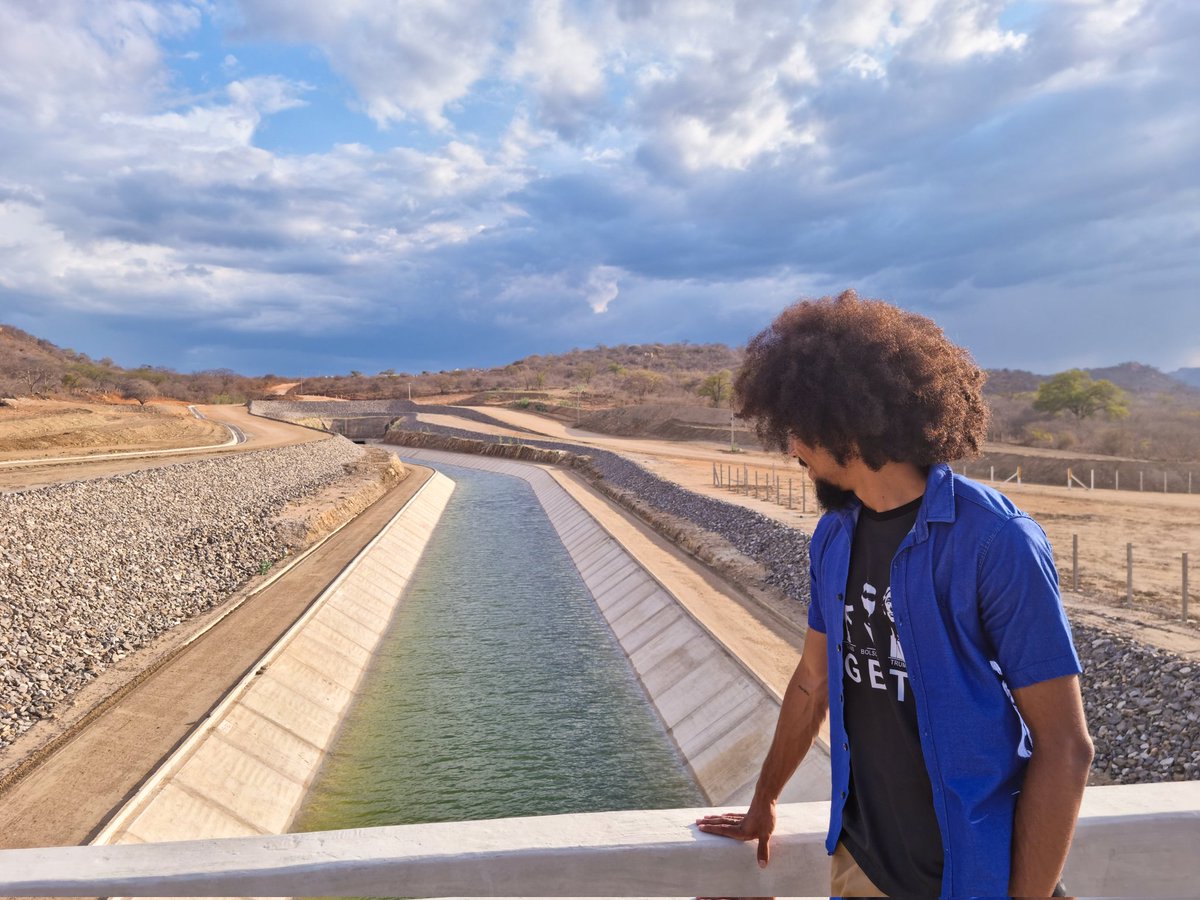 <a href="/jairbolsonaro/">Jair M. Bolsonaro</a> O Presidente da água, o homem da da água! Eu fui, eu vi de perto, foi emocionante. 😭👏🏽🇧🇷❤️
