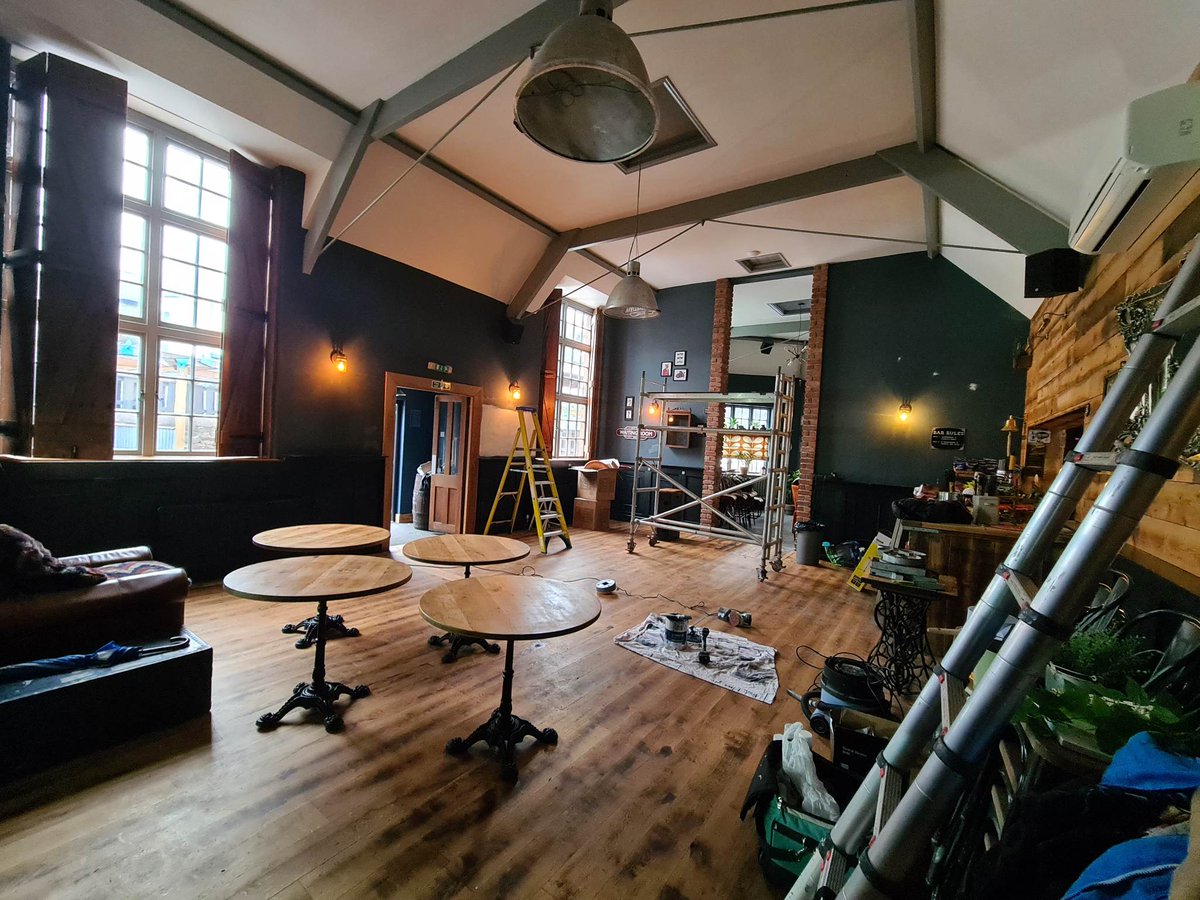 BudeFive's tweet photo. No, we don’t close more in January to go on holiday...
I love nothing more than sanding &amp; re surfacing tables, walls &amp; ceilings 🤣
The team all chip in too ready for 2023 ✨

Closed today
Open tomorrow, (Friday 13th) @ 4pm
Saturday 14th @ 12pm

#ThirtyFive #Bude #January https://t.co/4lFXPtlINl