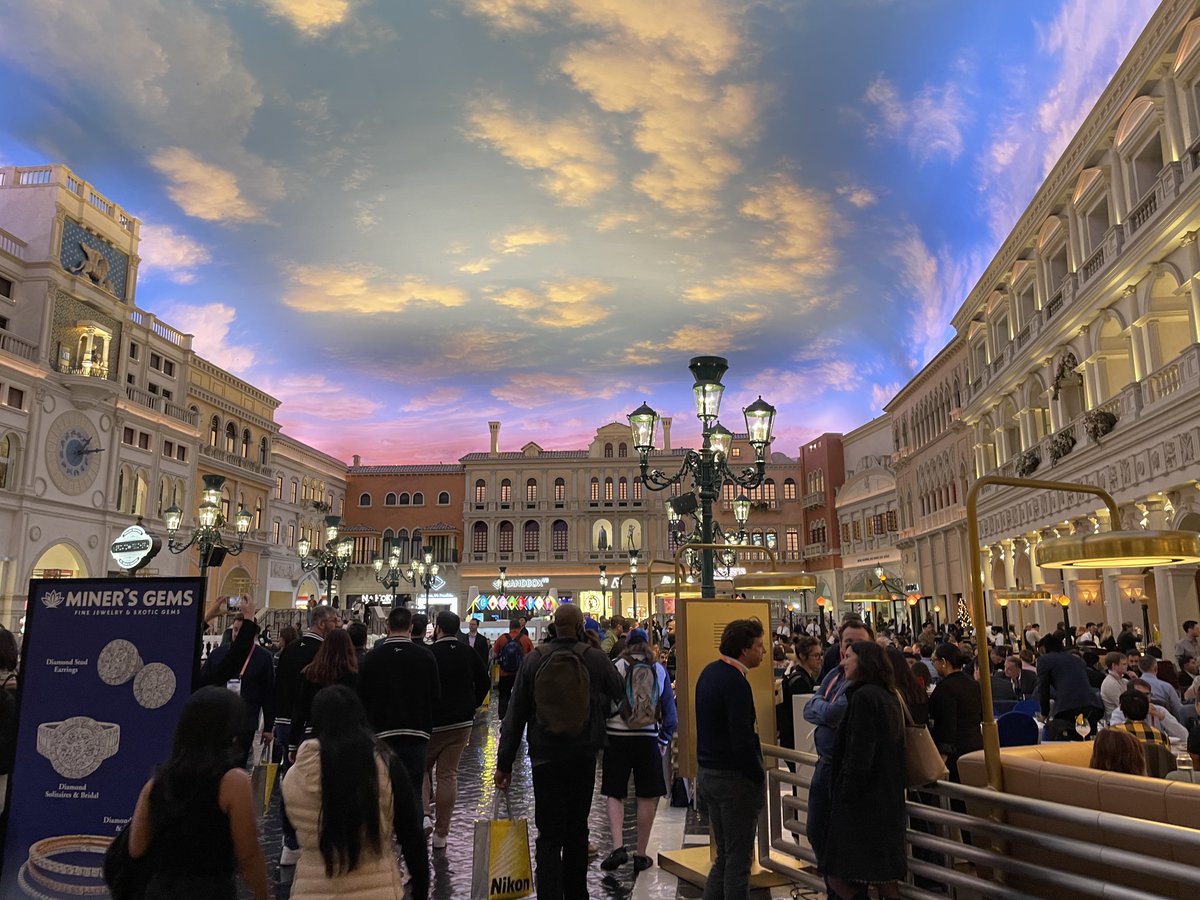 OBJECTIF7_'s tweet photo. @OBJECTIF7_ présent au #CES2023 de Las Vegas !
Nous faisions partie des 6 startups sélectionnées par la région pour participer à cet évènement !
@CCI_AMP @MaRegionSud
#CES #digitalinnovation #technology #OBJECTIF7 #CES23 #startups #innovation #Lasvegas https://t.co/lcPYUw5RyU