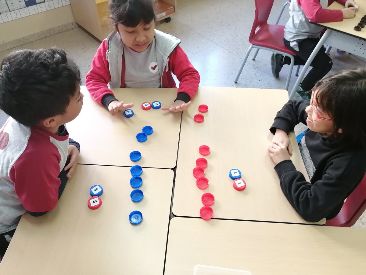 vedrunaangels's tweet photo. Sumen 10? Sumen una desena? Visca, he trobat la parella "màgica"!
Jocs matemàtics a 1r de primària #primercicle #1rprimària #càlcul #intensament https://t.co/XSqx6KYwv5