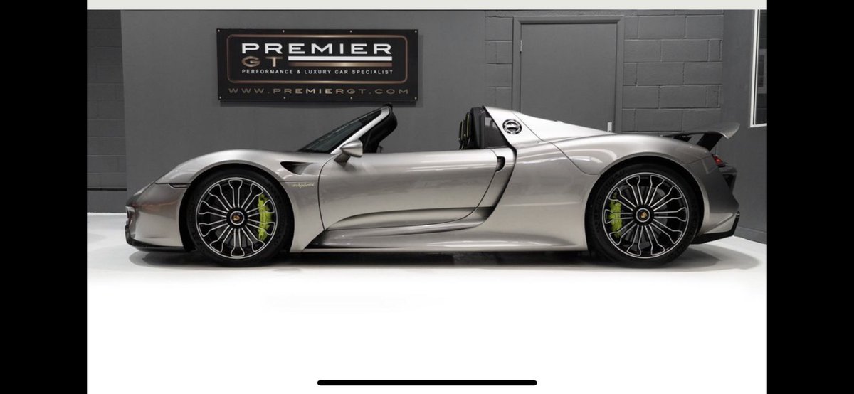 Beautiful Porsche 918 Spyder bonkers money of course. 

Two owners with 800 miles on the clock!! 😫

Please someone use and enjoy it. 

autotrader.co.uk/car-details/20…