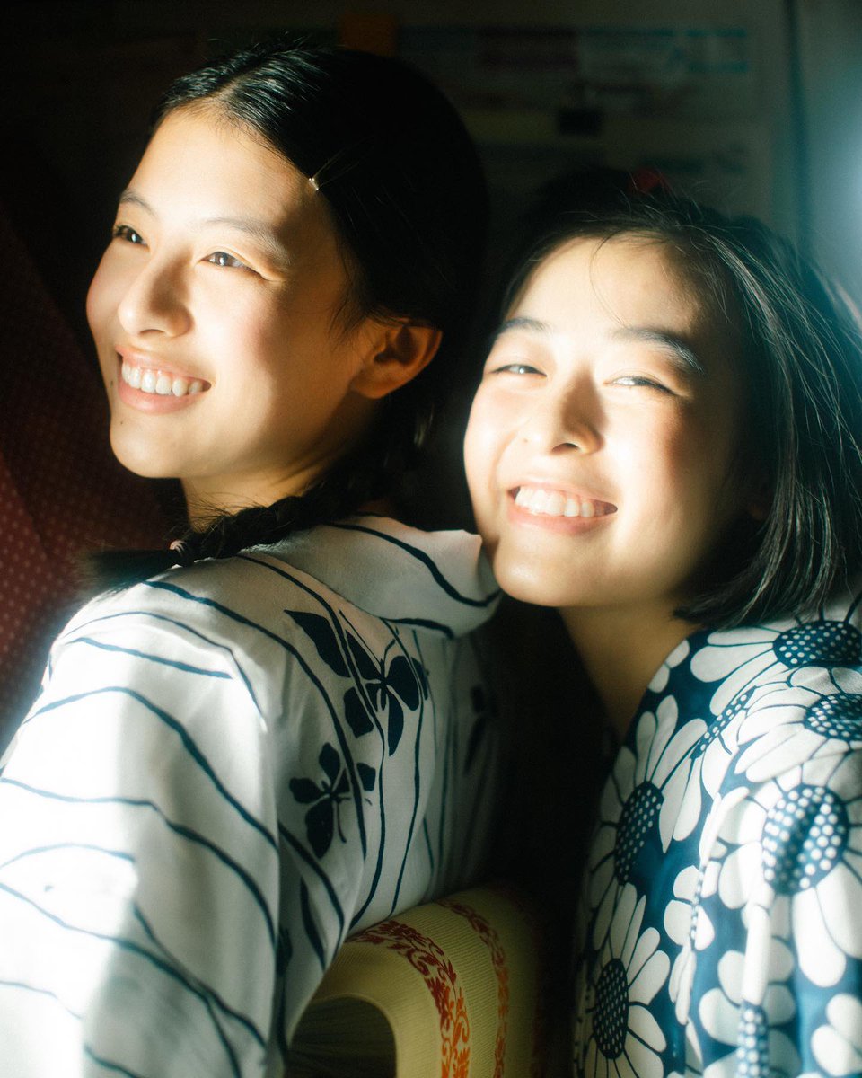 모리 나나 데구치 나츠키
둘이 동갑내기 친구인 거 넘 좋은데