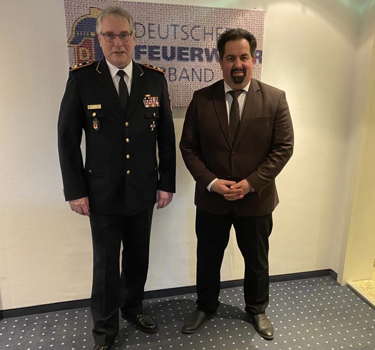 der_zmd's tweet image. Spitzentreffen #ZMD und @FeuerwehrDFV #Solidarität:
Mazyek: &quot;Gewalt gegen Feuerwehrleute ist absolut verwerflich, ja auch im religiösen Sinne stellt sie eine Sünde dar.“
Fortsetzung der konstruktiven Gespräche mit guten Ergebnissen. Bericht hier: zentralrat.de/34429.php