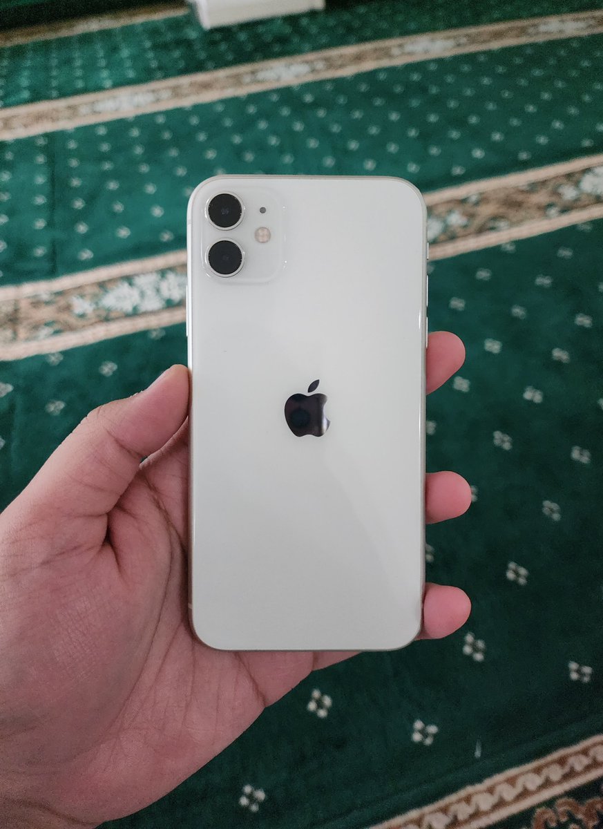 sondesix's tweet image. White iPhones are so clean and sexy.