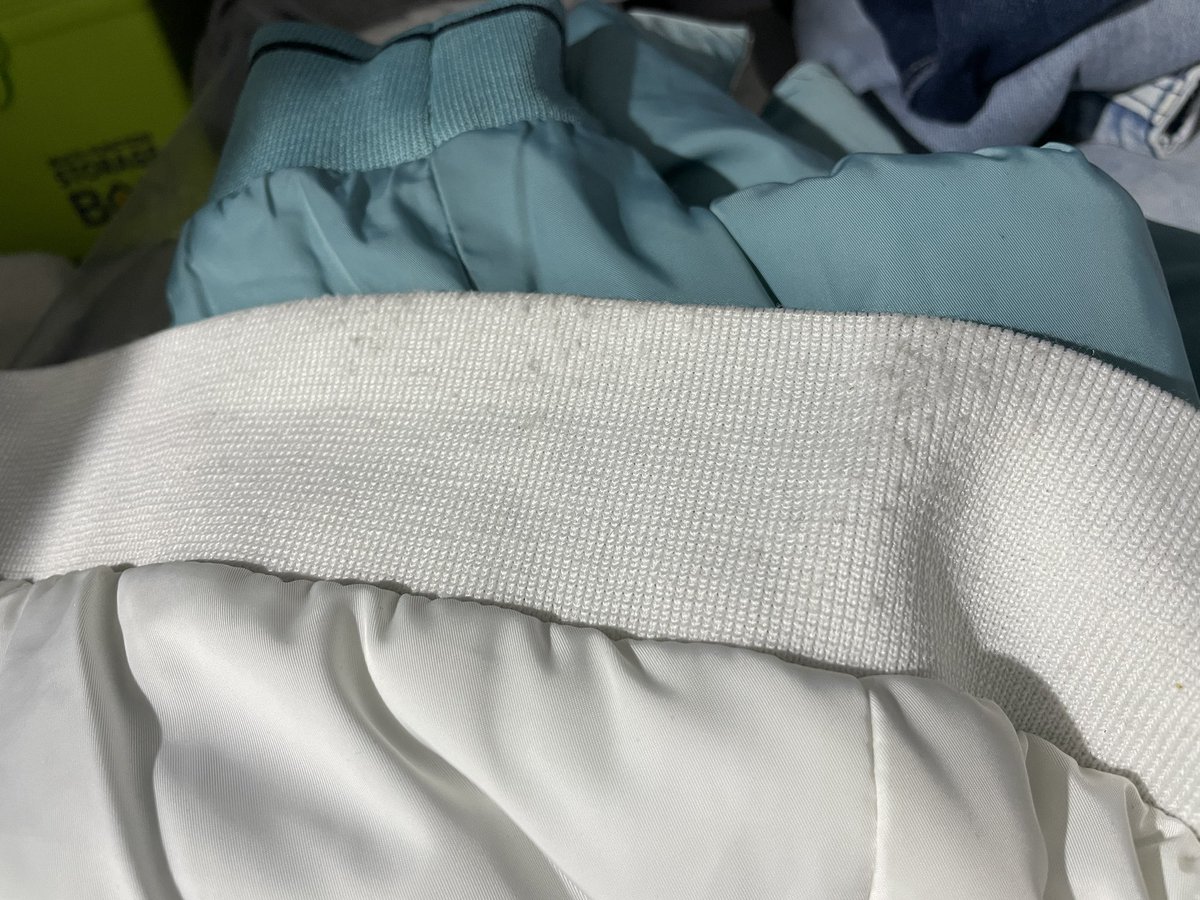 KeraVitrified's tweet photo. @rarerabbit_in i hv raise complain about jacket i purchase recently. No one answered responsibly .  Rajkot (Gujarat) Store person tell to complain online , email received tell to go to store. Worst service i have ever seen.
Ashish: 9909007172
Better to buy from street shop wala https://t.co/FH8veOLP3n