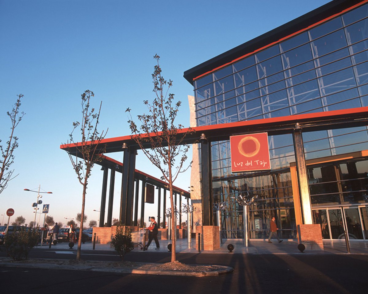 Primark y Primor -Socios AER-, abrirán una nueva tienda en el centro comercial Luz del Tajo ampliando así la oferta del centro comercial toledano.

Leer la noticia completa en Just Retail -Media Partner AER- --> justretail.news/noticias/luz-d…