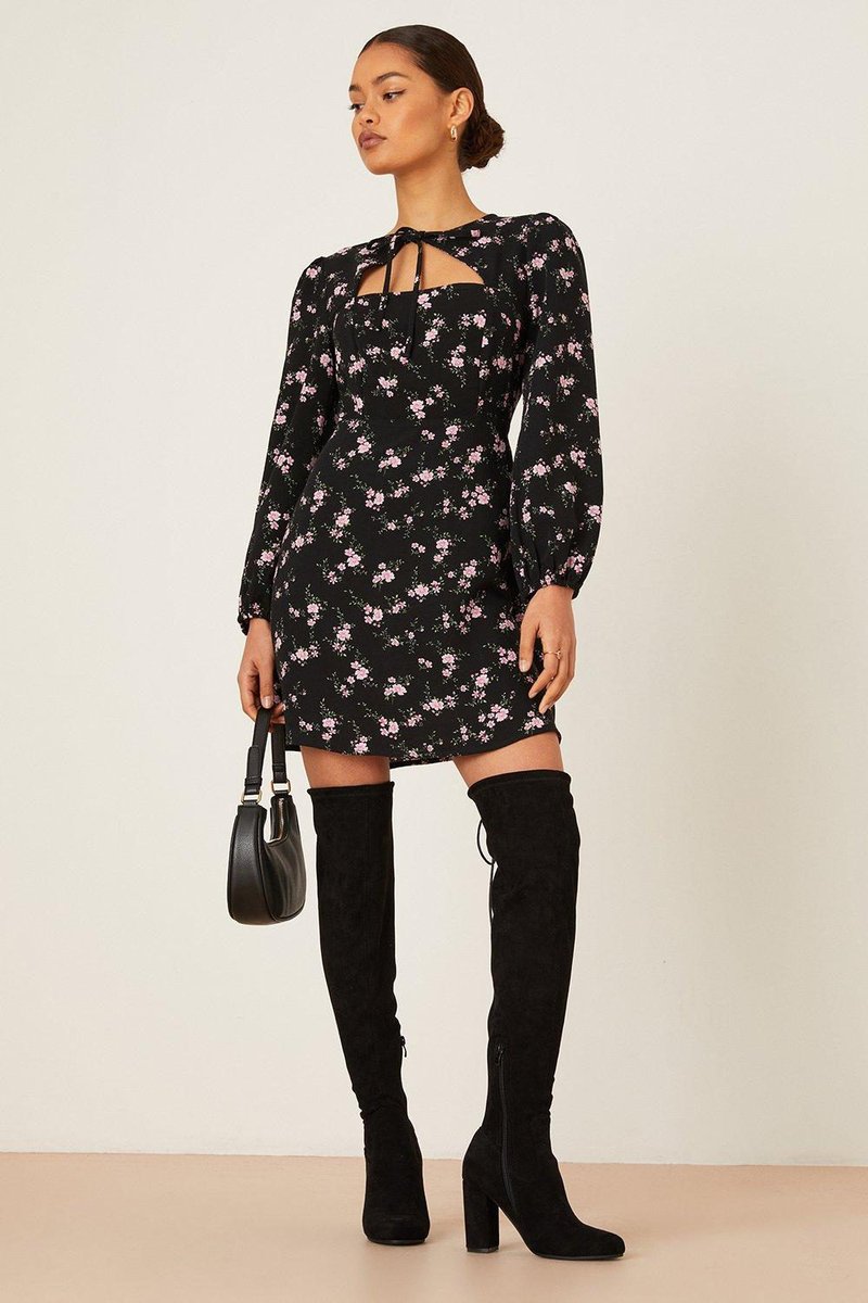 Dorothy_Perkins's tweet photo. Florals? For winter? Groundbreaking! πΈπ
Which would you wear 1, 2, 3 or 4?π
https://t.co/TWSF7kbN92 π β¨
#DPLoves #dorothyperkins #floraldressing #ootd #winteroutfit2022 https://t.co/jIPHDeKNKT