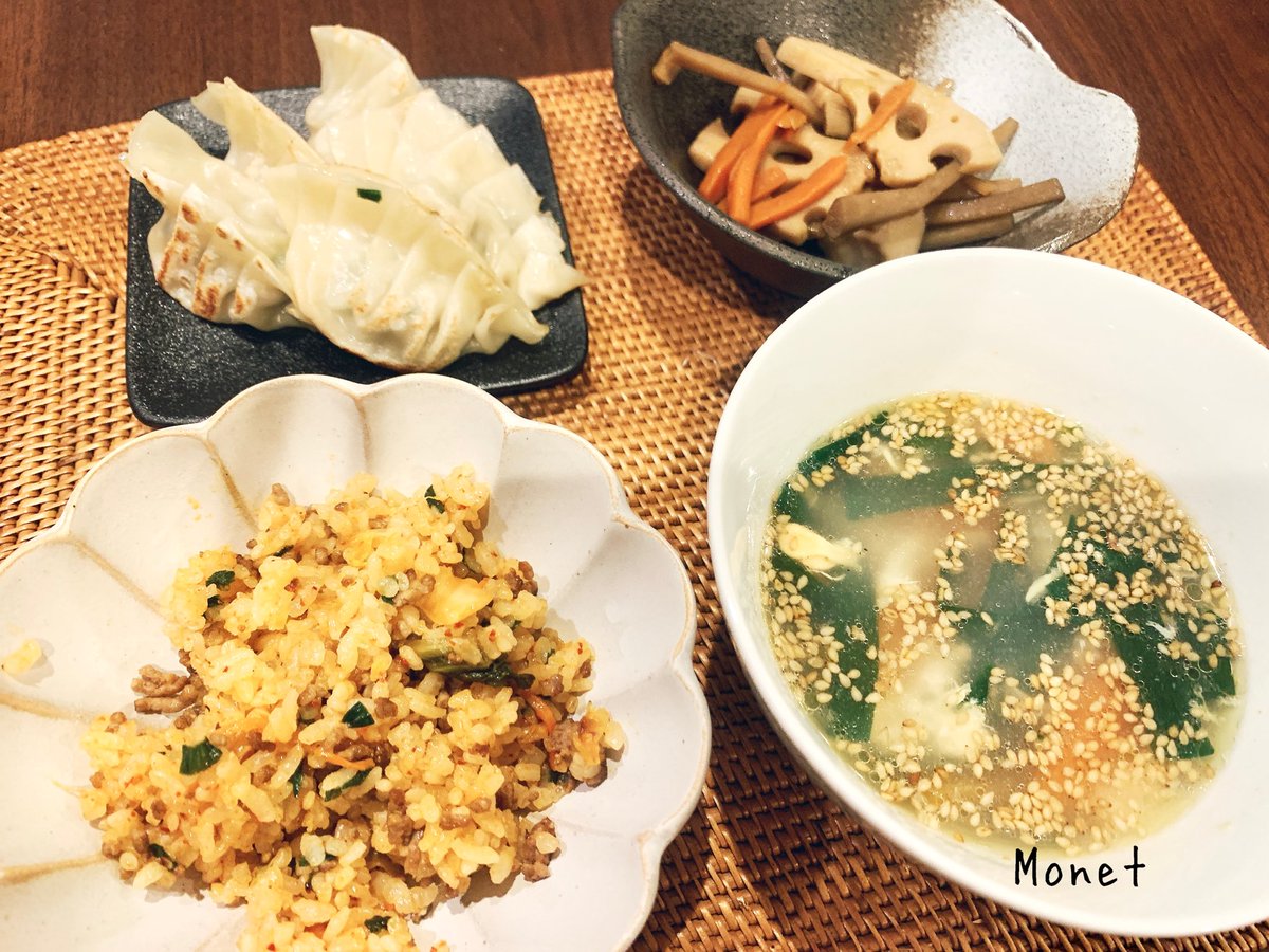 delphinium_diet's tweet image. 1/12【ダイエット254日目】  

42.95㎏(-0.55)
ウォーキング30分
ストレッチ60分

昼:アボカドツナ卵チーズサンド😋はさみすぎ😅
夜:餃子、キムチチャーハン、ニラ玉スープ

キムチチャーハンは迷ったけどめちゃ美味しくできたのでしっかり食べました😋この時間だし明日はきっと増😅

＃ダイエット記録