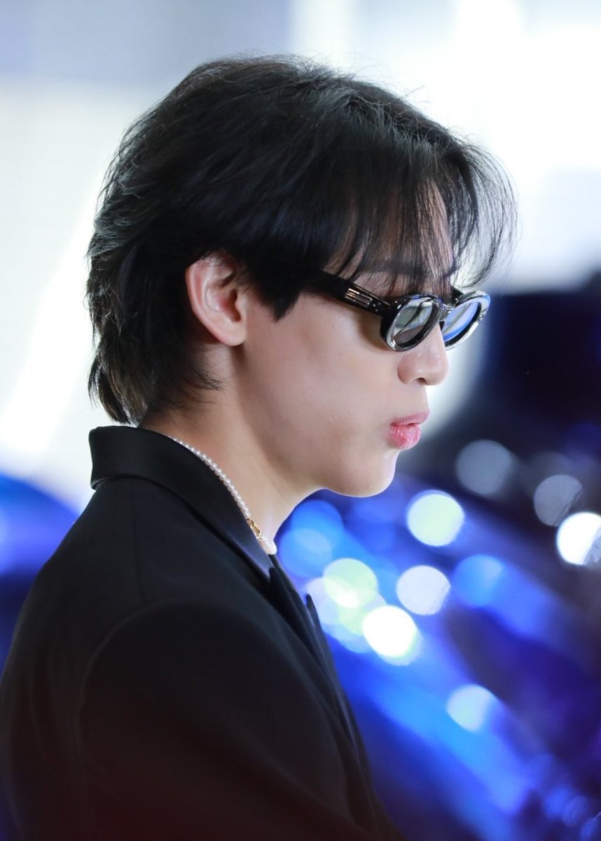 โอ้โหหห..พี่กันต์ค่ะ....ลุคนี้คือแบบ
กรี้ดดดดดดดดด😘😘🔥🔥

BAMBAM BOLD COLLECTION 
#GentlemonsterXBamBam
#BamBam <a href="/BamBam1A/">BamBam</a>