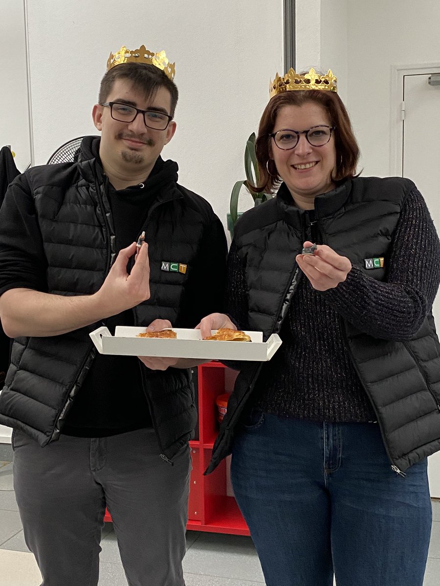 La galette, c'est toute la semaine chez MCT, voici notre reine &amp; roi du jour ⤵️