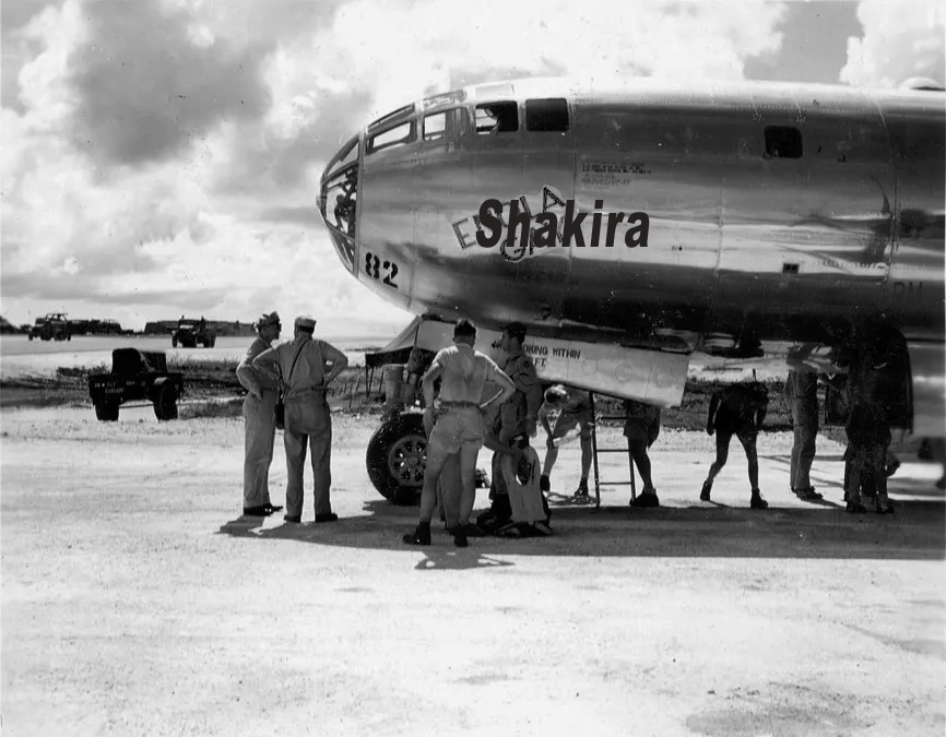 ReinaldoDMM's tweet photo. 🔵 Superfortress.
- A ver... ¿quién ha sido el gracioso que ha hecho esto?... se le va a caer el pelo.
#B29 #Superfortress #shakira #apique https://t.co/3Si65u0WCc
