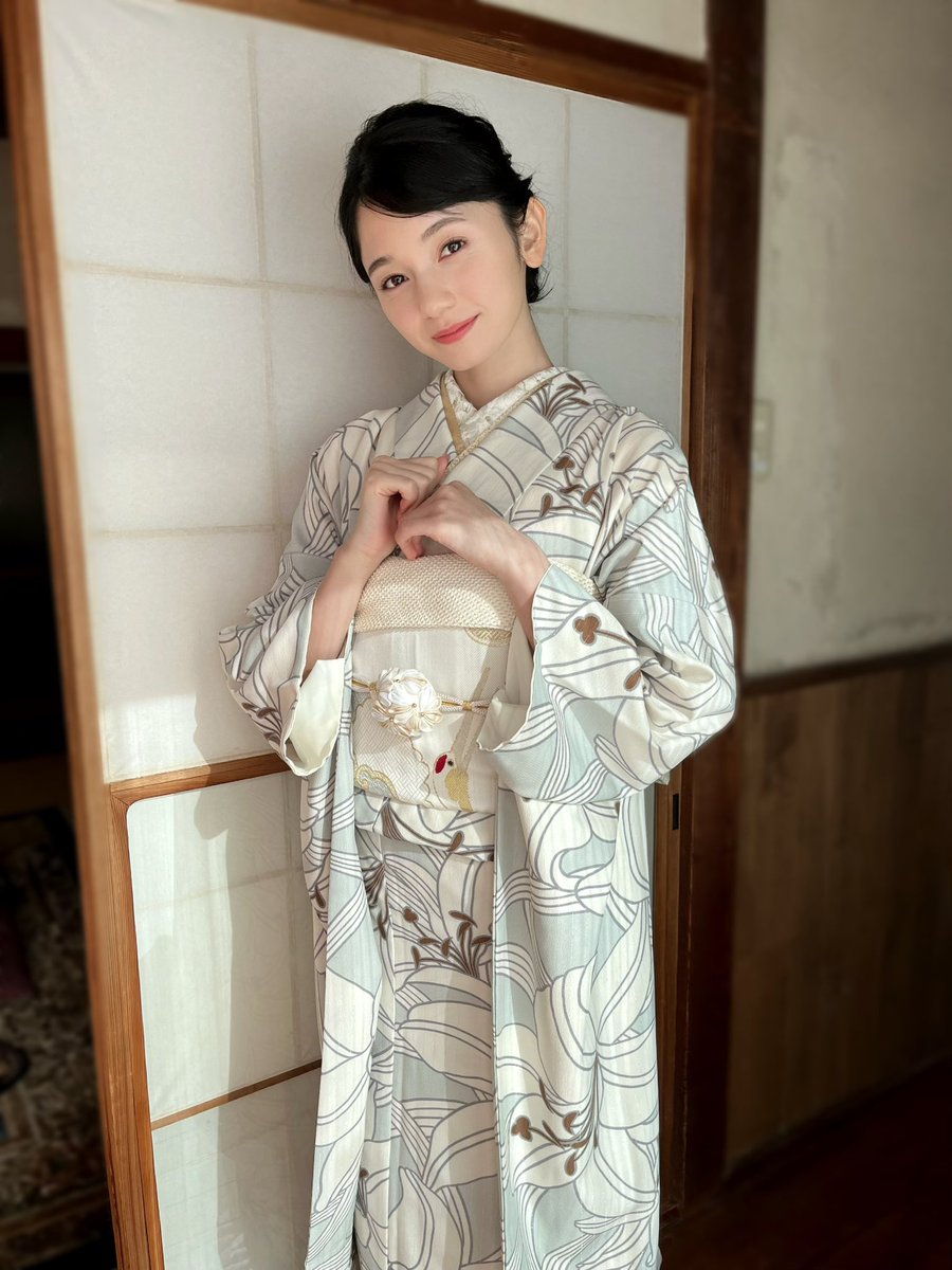 Task_fuuka's tweet photo. 20±SWEET 2023 JANUARY 
明日発売です！❄️

白の綺麗な振袖と！可愛いお洋服のカットも！美味しいお餅も食べちゃった ❤︎

こちらからだとポストカードつき！
https://t.co/sofNL1xTQd

是非！ゲットしてくださいね！🎍

#20SWEET #20SWEET2023 https://t.co/oIE6bsCeBT