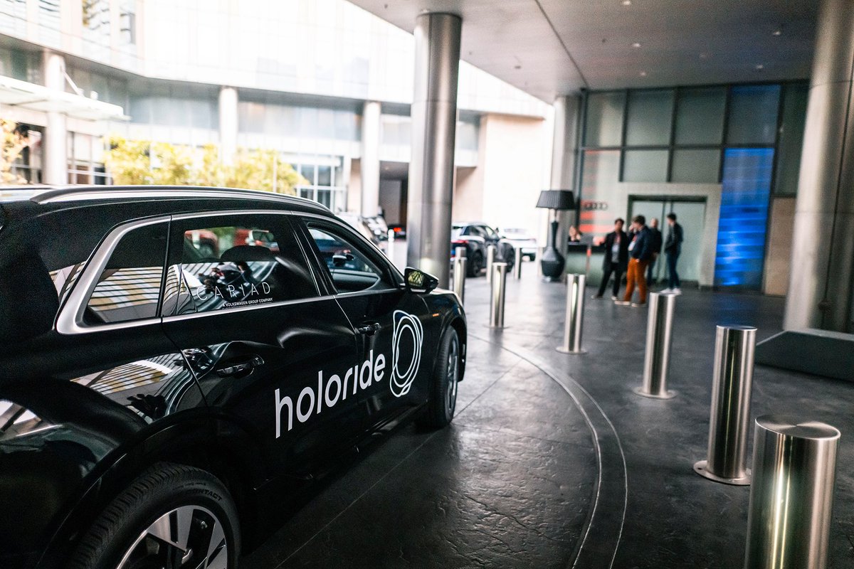 holoride tweet media