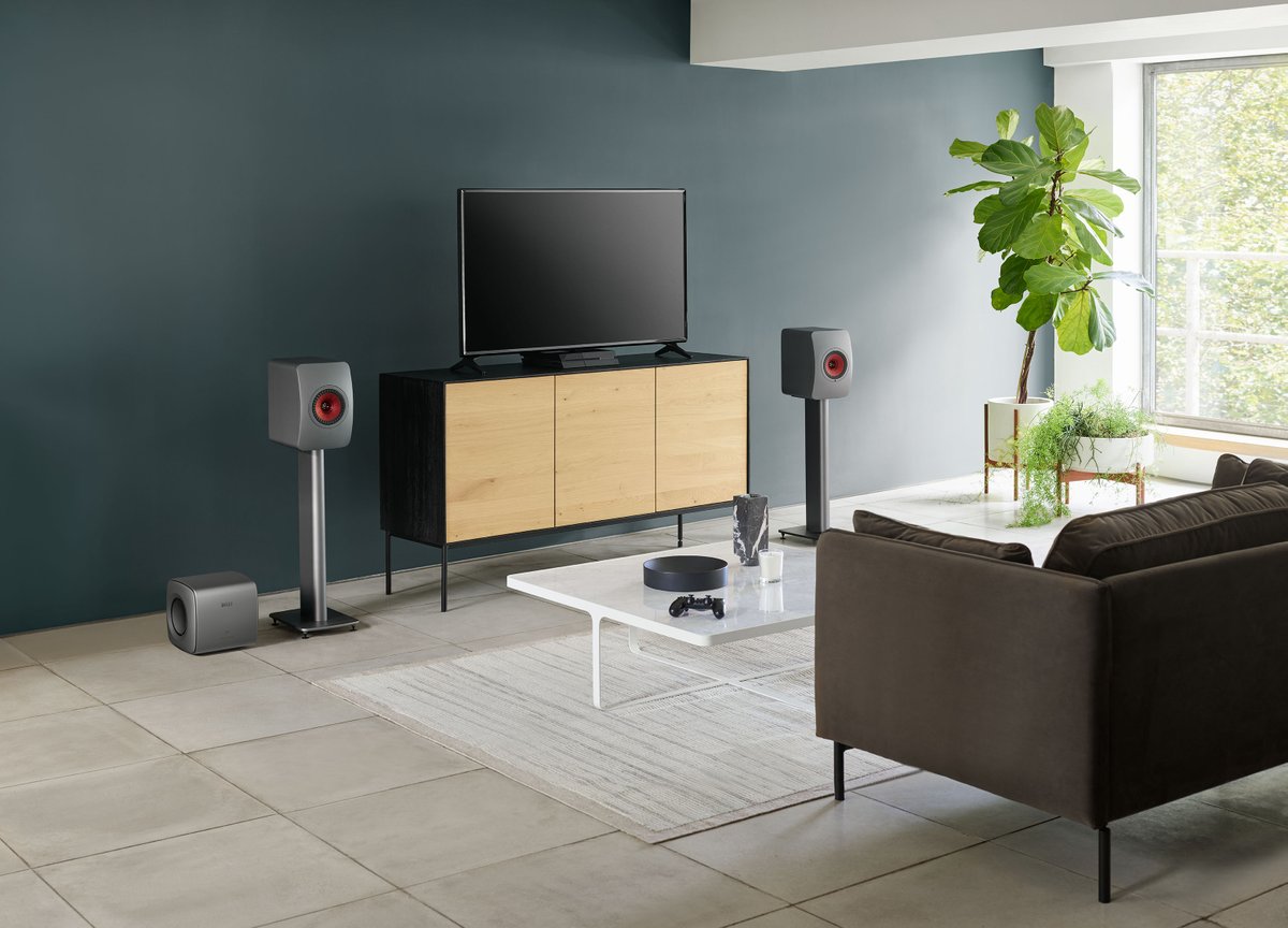 kef_jp's tweet image. パワフルな低音が再生できる超小型サブウーファー KC62、新色チタニウムグレーが新登場。

jp.kef.com/products/kc62-…

#myKEF #KEF #KEFAudio 
#HighFidelity #KEFKC62