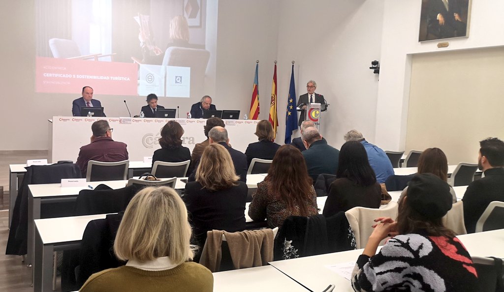 TurismeVlc's tweet photo. 💡El Instituto para la Calidad Turística Española (@QCalidad) entrega a la cadena hotelera @StayingValencia el certificado "S de Sostenibilidad Turística", y la convierte en la primera cadena hotelera en España en obtener este reconocimiento https://t.co/FWFND28373