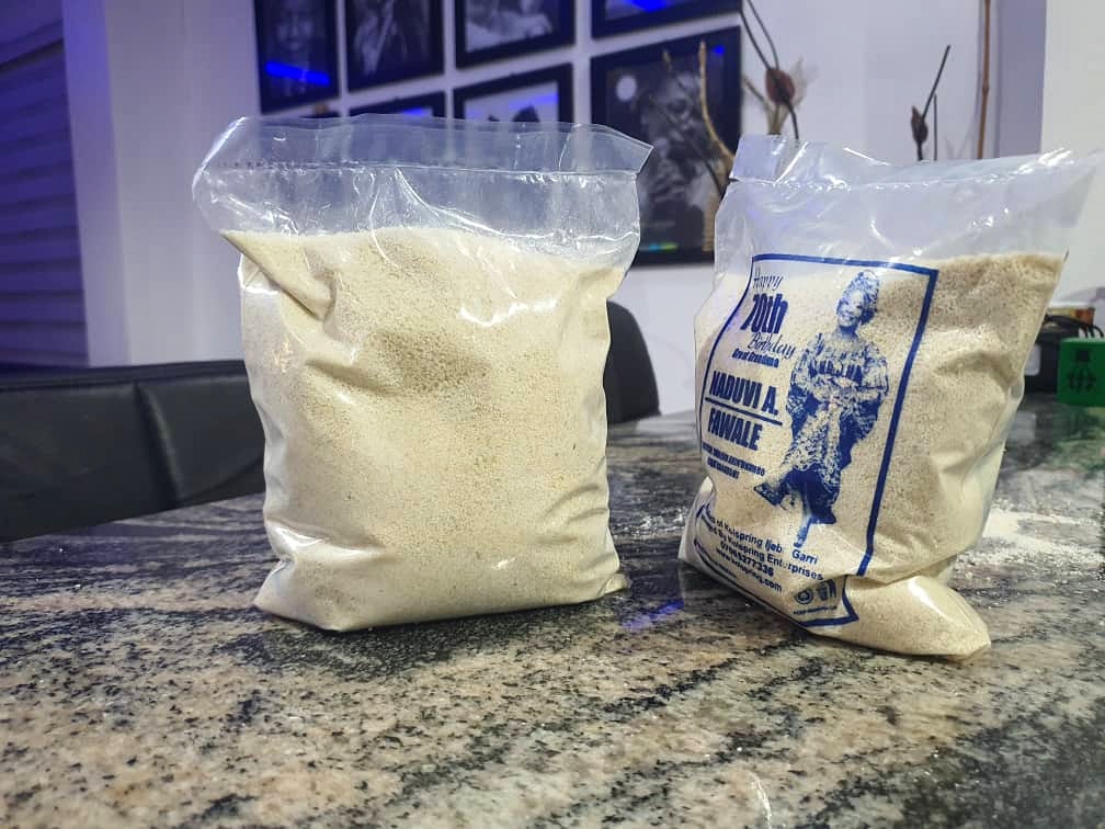 kolspringent's tweet photo. Good afternoon. Like I have always said, we can customize our Kolspring Ijebu Garri packs to your taste. These are two 500g packs customized to our customers satisfaction. This was used as a souvenir for her birthday. Always choose Kolspring! 
Check pictures for price.
@_DammyB_ https://t.co/ISaAbof1rm