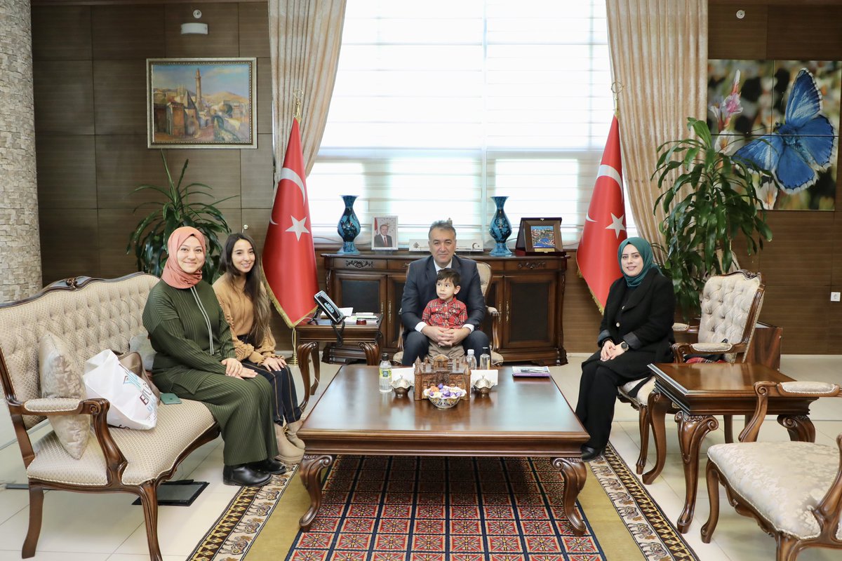BitlisValiligi's tweet photo. Vali Oktay Çağatay’a Gün İçerisinde Bir Takım Ziyaretler Gerçekleştirildi
⬇️⬇️

🔗https://t.co/TNhsiDtYHI https://t.co/Dk2Emu0ZJ2